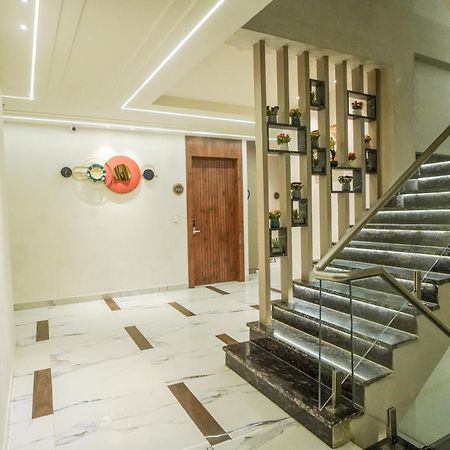 Familia Hotel And Banquets Lucknow Exterior foto